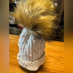 VENUS CREAM JEWELED WINTER HAT.